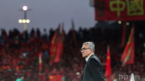 付豪失误失分，赵岩昊巧妙得分上篮