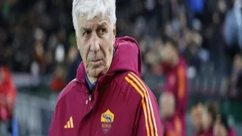 历经首败逆境重生，米兰意甲赛场书写不败传奇，22轮征程全胜不败！